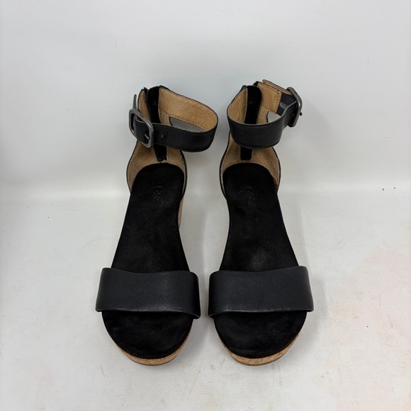 UGG Zoe II Sandal Size 6 - Picture 3 of 13